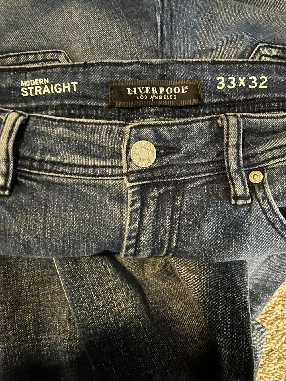 Liverpool Men’s Modern Straight Jeans (33x32)